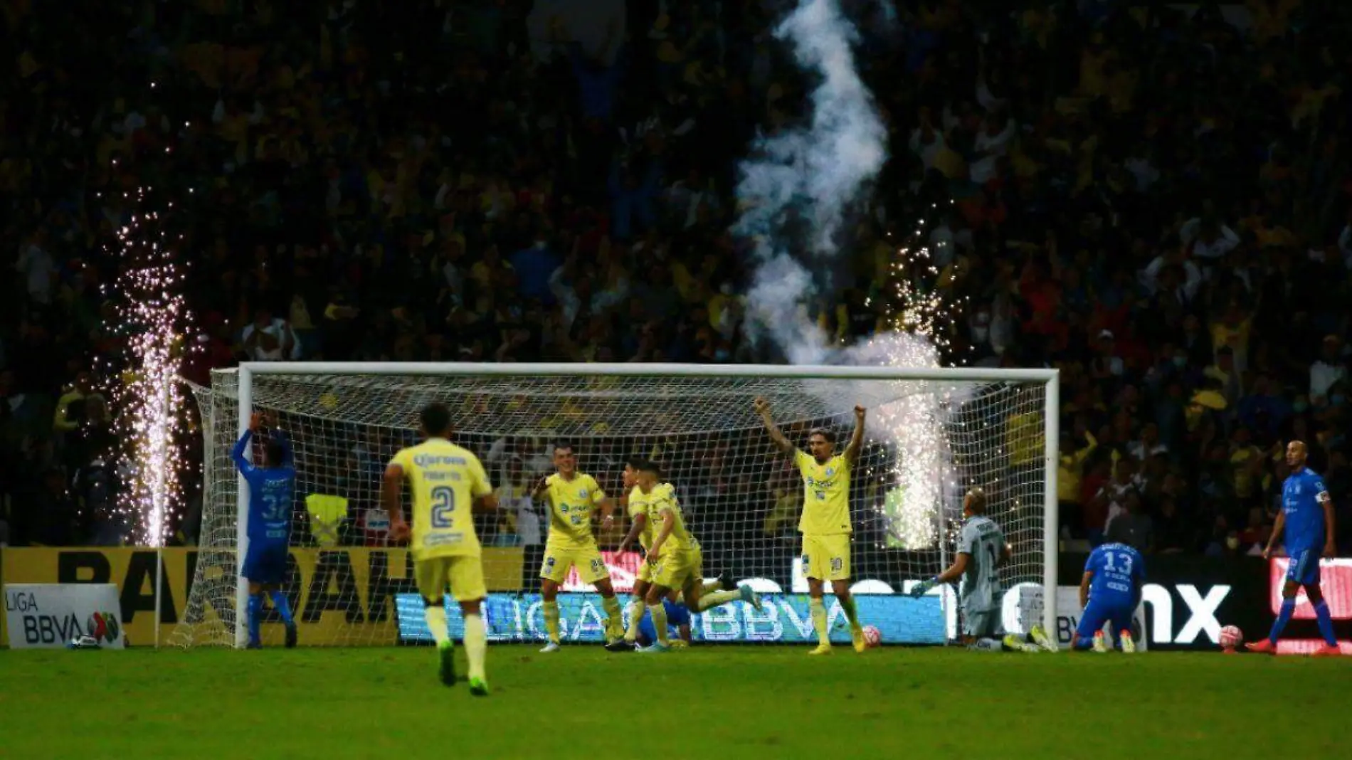 América le gana a Tigres para convertirse en líder de la Liga MX